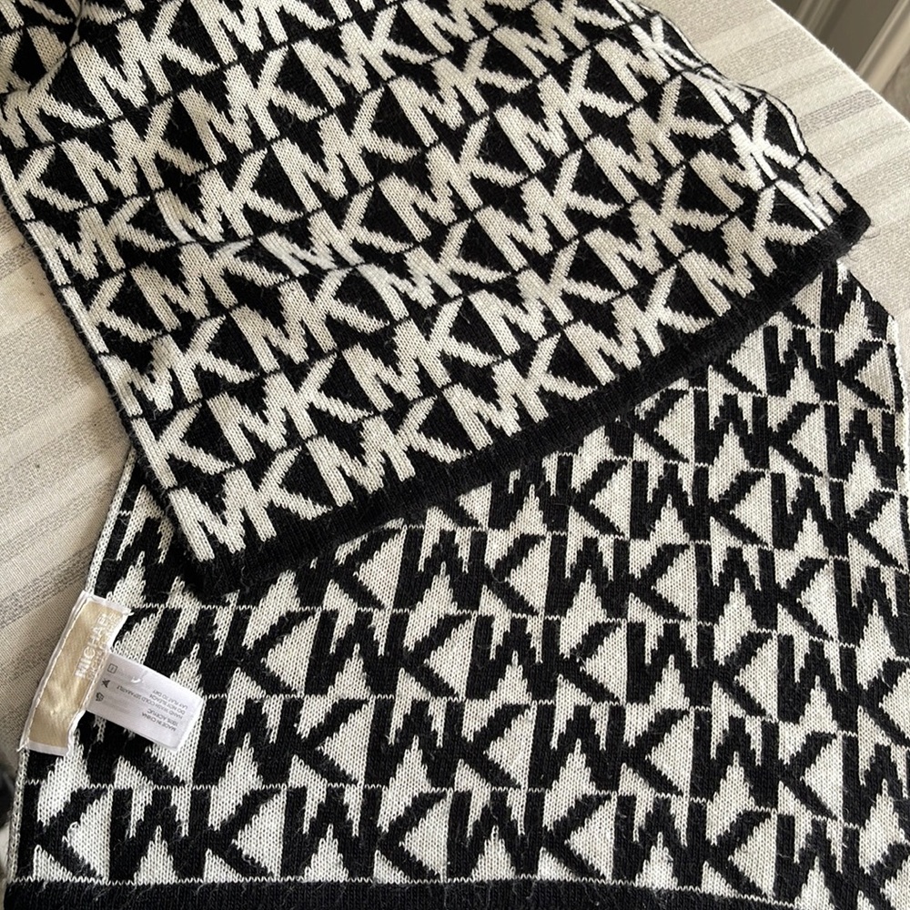 MICHAEL KORS ACRYLIC WRAP SCARF. Black/white “MK”. Very Good used condition.